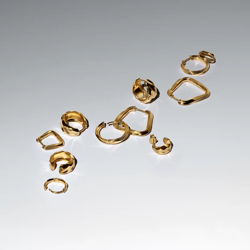 Pandora Essence Gold Plated Gedraaide Grote Driehoekige Oorringen 263876C00