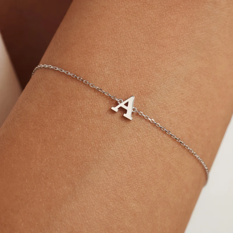 Isabel Bernard Saint Germain Rachel 14 Karaat Witgouden Initial Armband IB320041-Z
