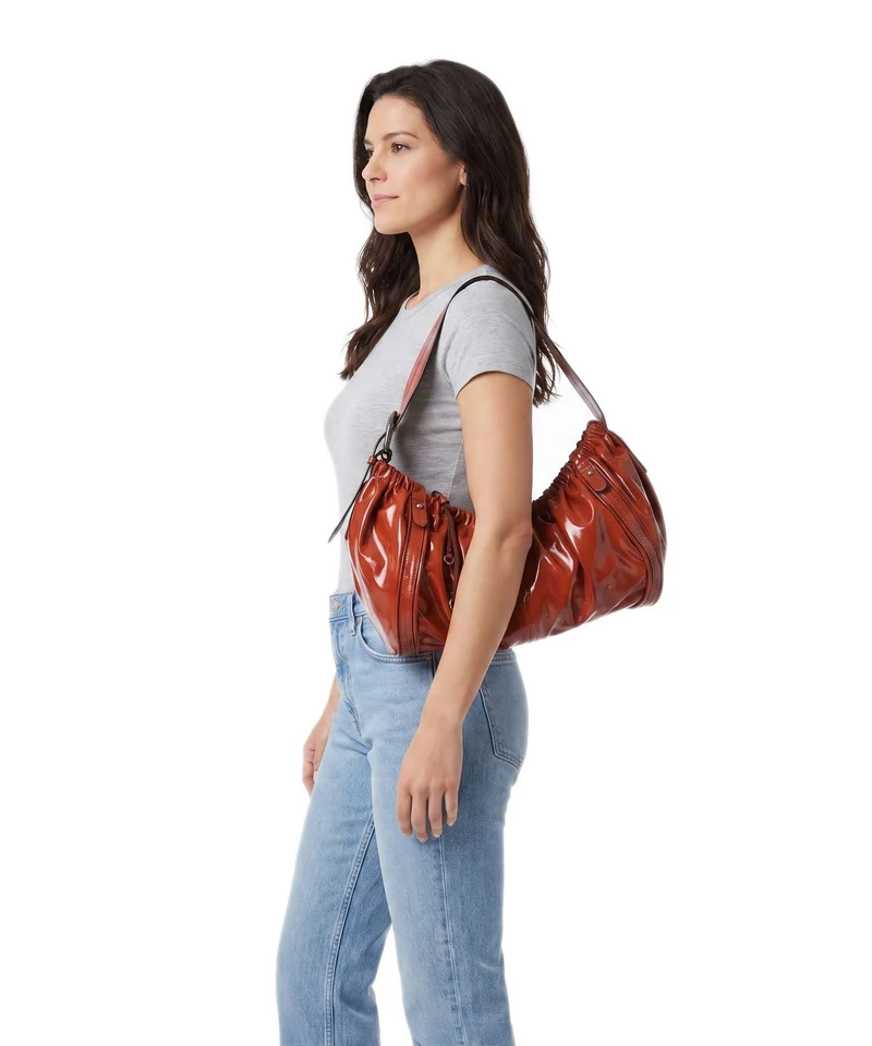 Liebeskind Faye Shiny L Bolso de hobo red rock