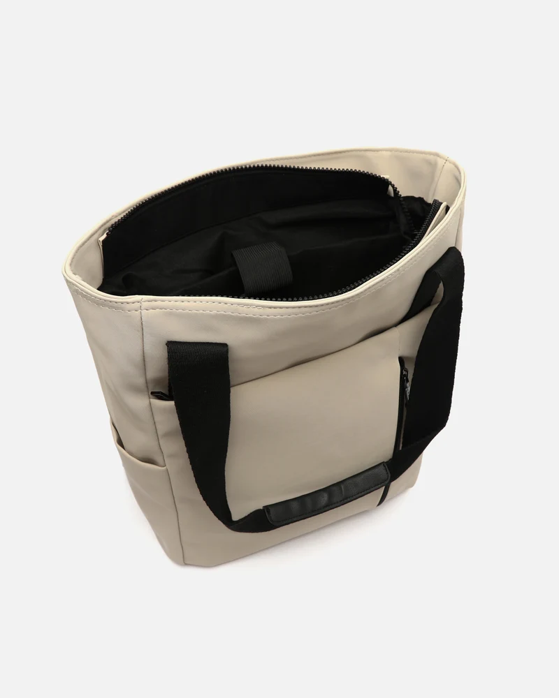 Dominica mochila grande en nylon con bolsillo para portátil (14") y asa de hombro