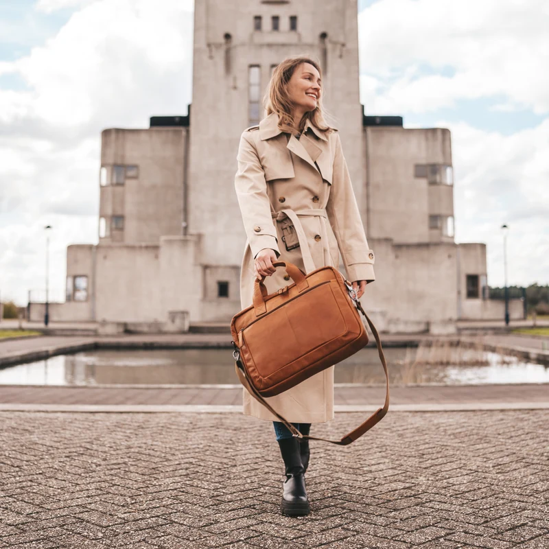 The Chesterfield Brand Calvi Cognac Leather Laptop Bag C40.103331