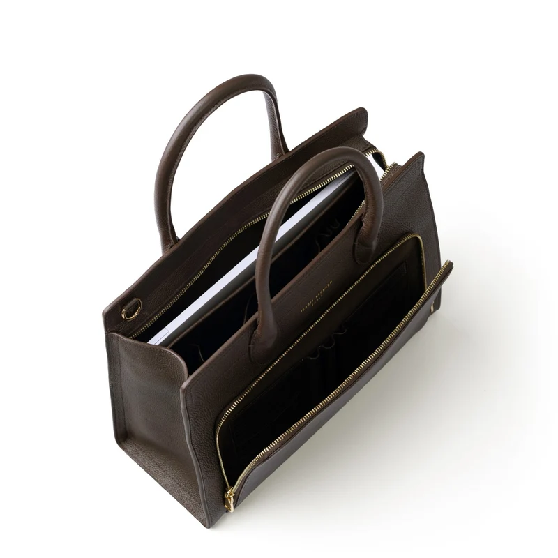 Isabel Bernard Honoré Nadine donkerbruine kalfsleren handtas met 13 inch laptopvak IB25110-031-13