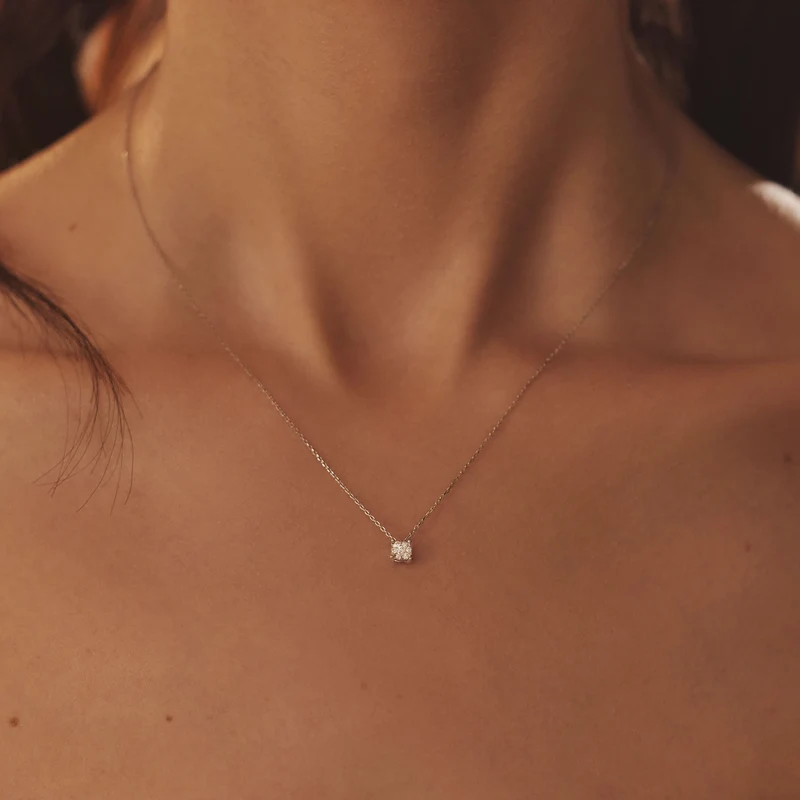 Isabel Bernard De la Paix Hanaé 14 karaat witgouden collier | diamant 0.08 ct | IBD350009