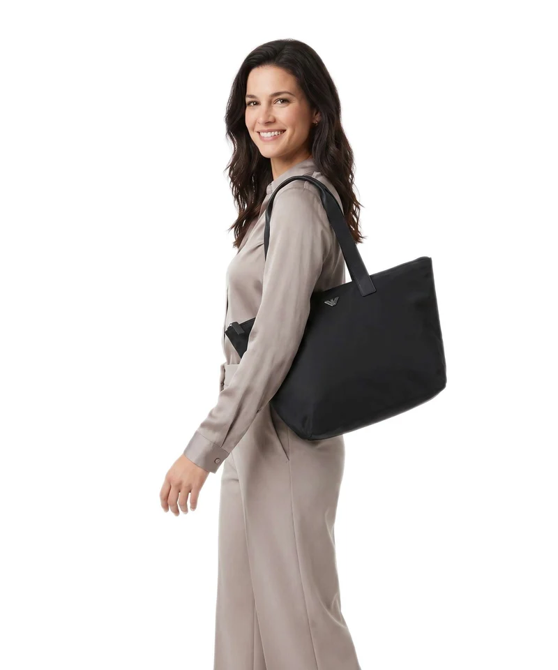 Emporio Armani Nylon Recycled Bolsa shopping black beauty