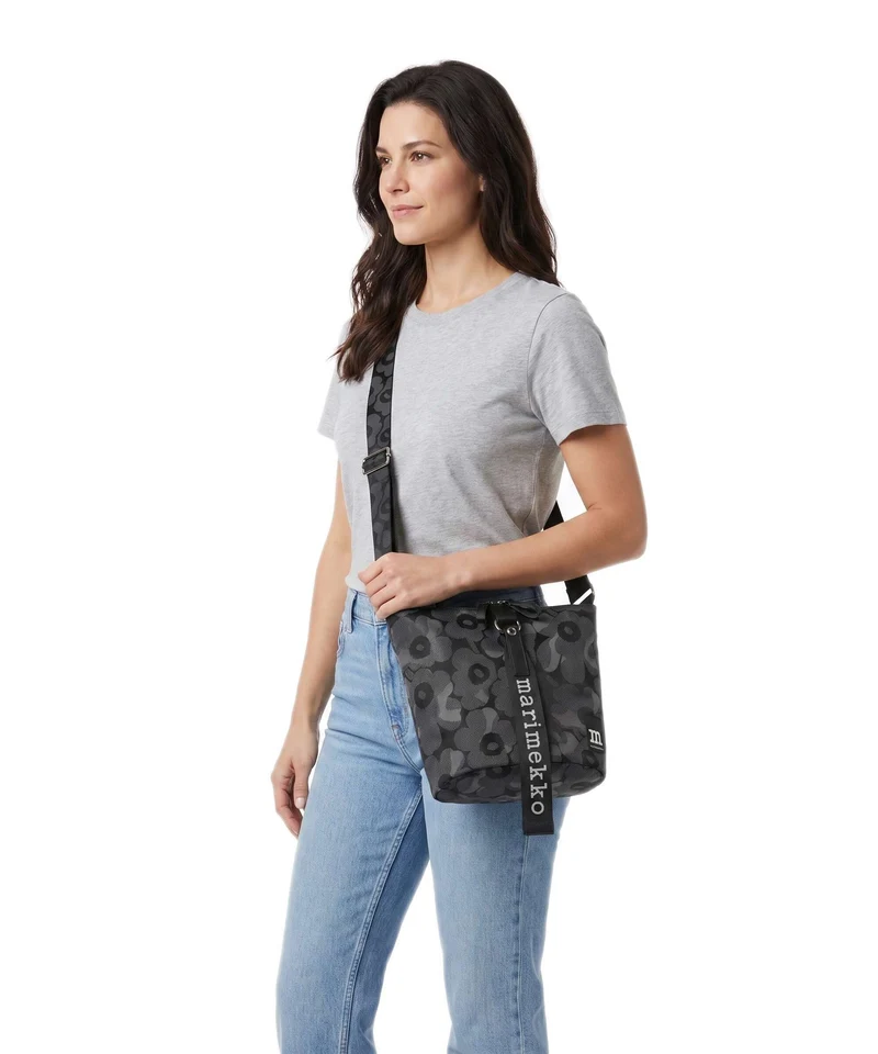 Marimekko Wear All Day Unikko Bucket bolso de mano grey/dark grey