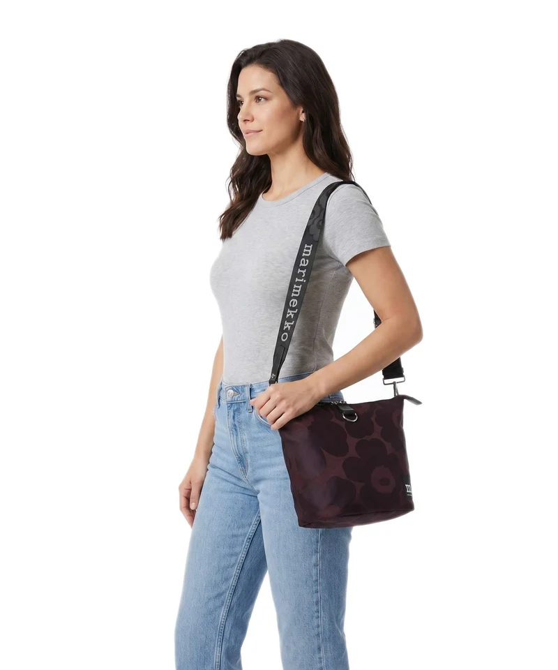 Marimekko Wear All Day Unikko Bucket bolso de mano wine red/dark wine