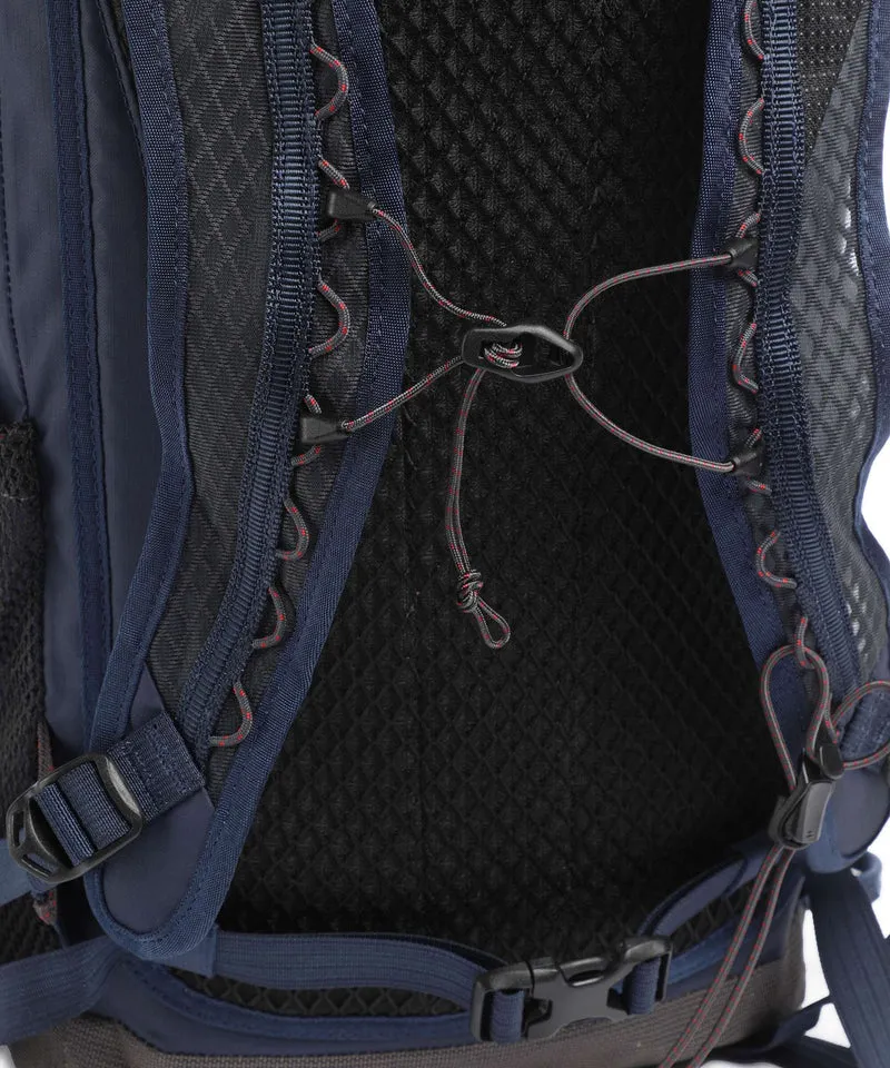Klättermusen Fjörm 18 Mochila trekking dark hights