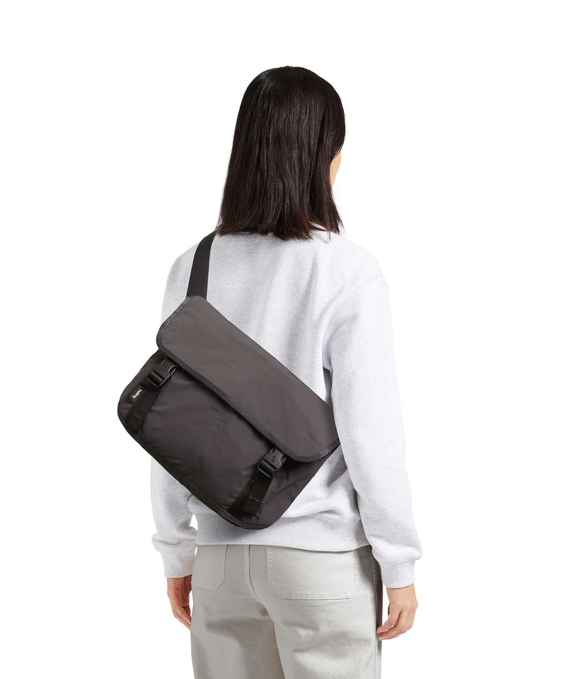 Bellroy Cinch 12 Bolso de mensajero burgundy