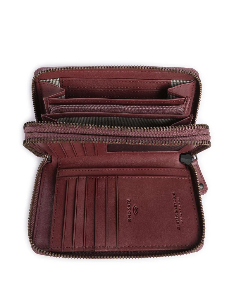 Aunts & Uncles Grandma's Luxury Club Betty Monedero tulipwood