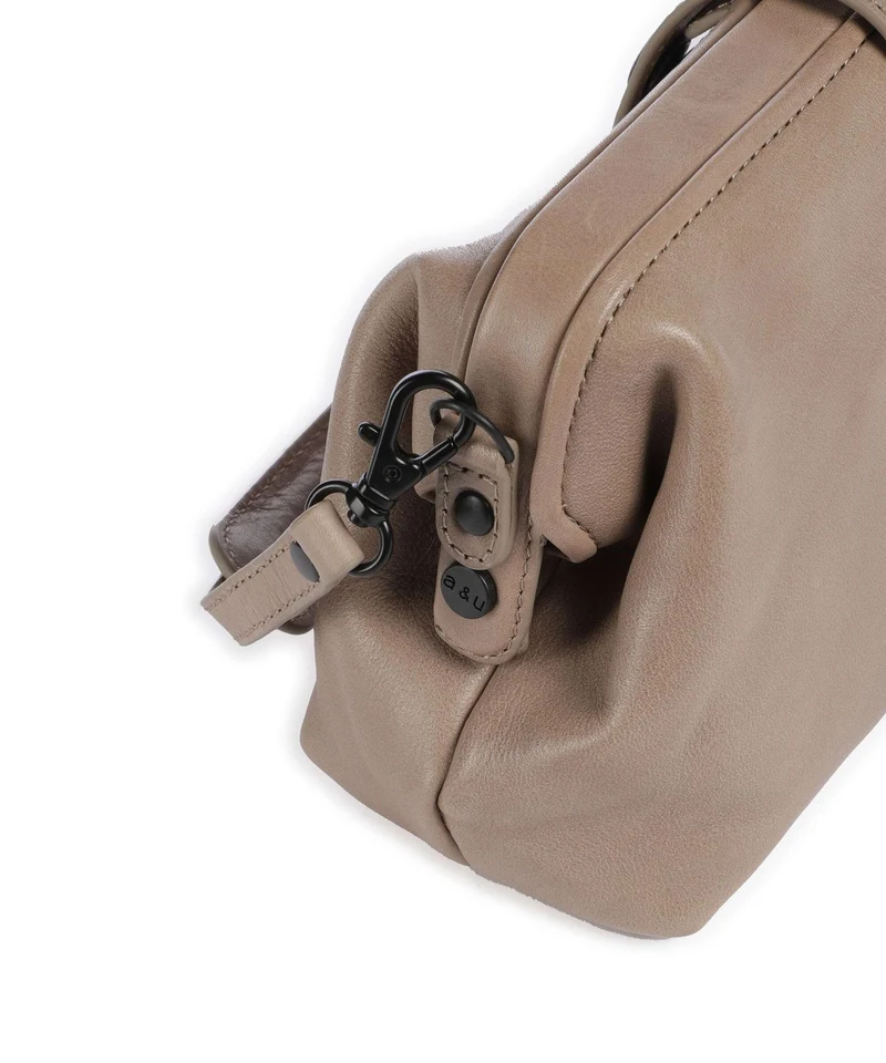Aunts & Uncles Grandma's Luxury Club Mrs. Eclair Bandolera vintage khaki
